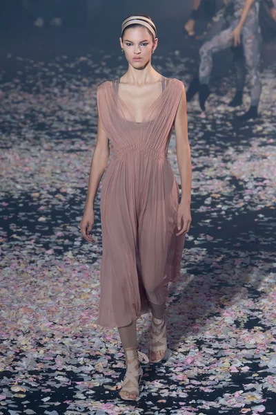 Look 19